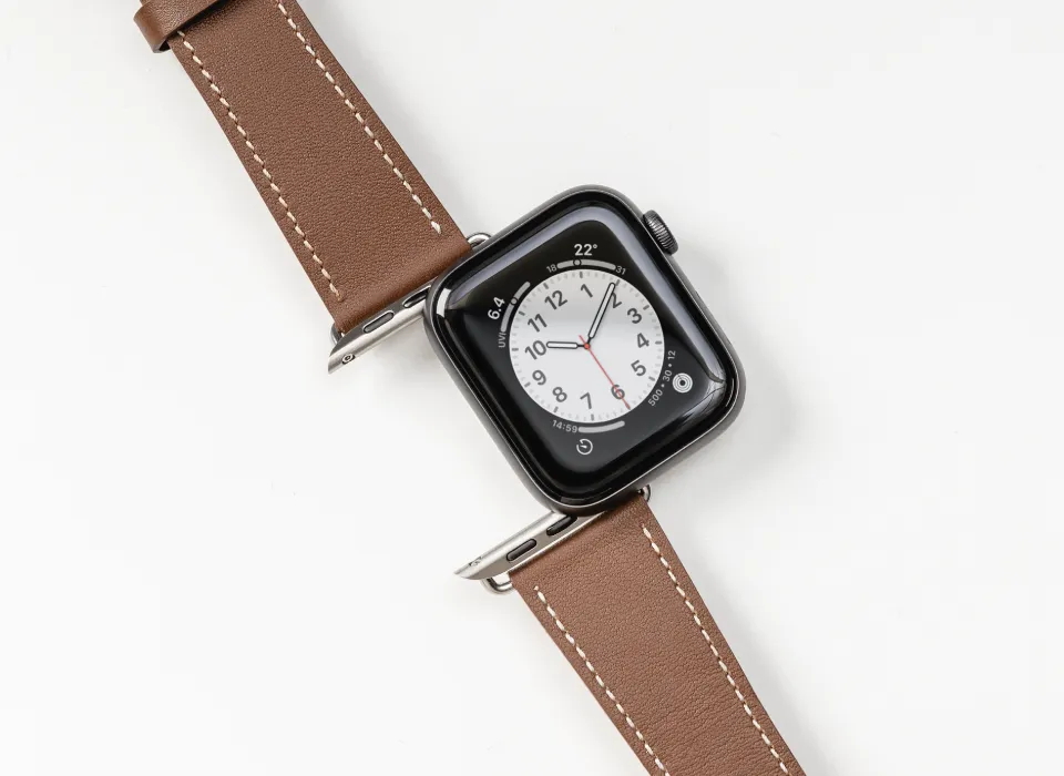 SwitchEasy Classic Genuine Leather Apple Watch Band