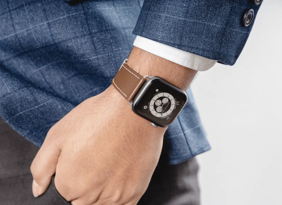 SwitchEasy Classic Genuine Leather Apple Watch Band