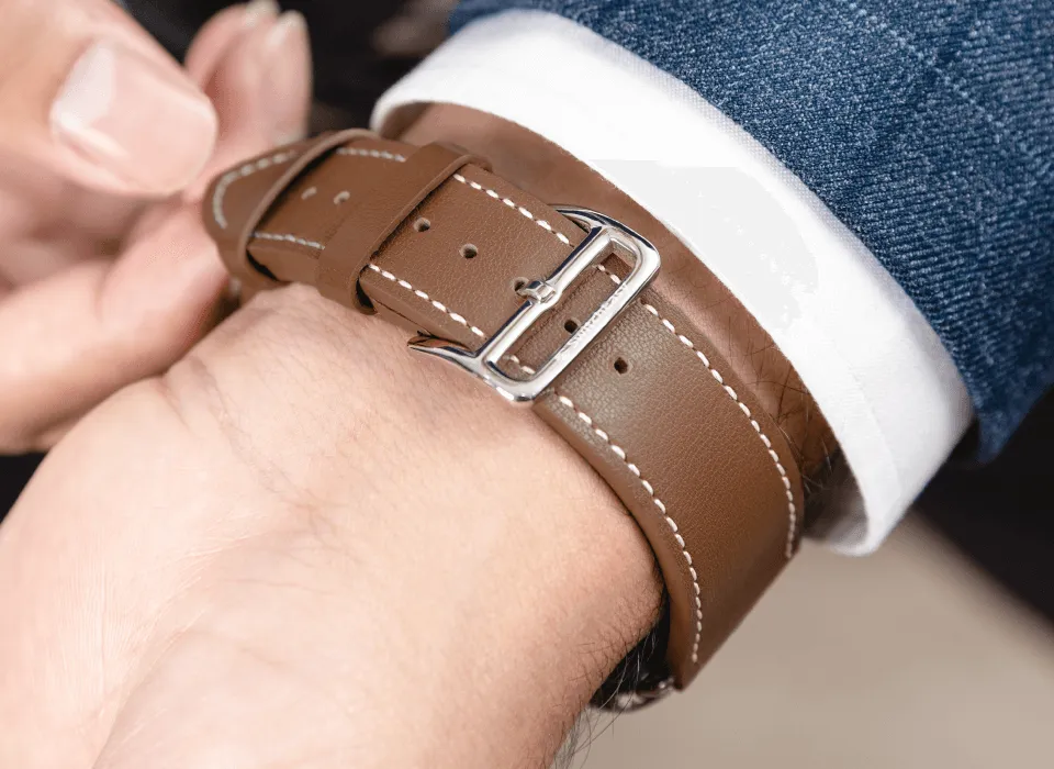 SwitchEasy Classic Genuine Leather Apple Watch Band
