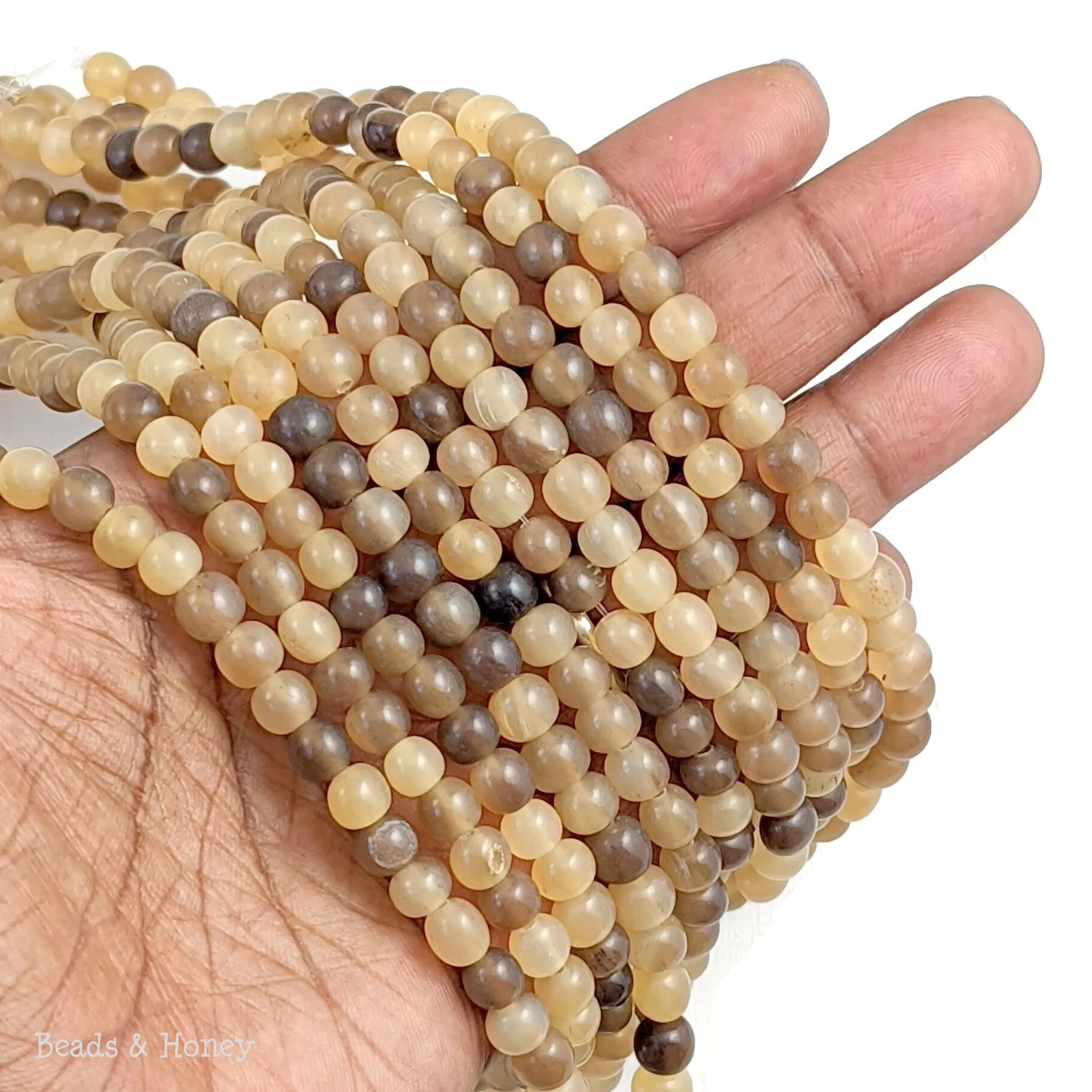 White Horn Bead Round 6-7mm (16-Inch Strand)